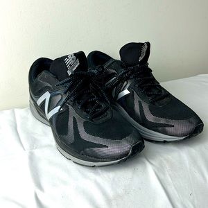 New Balance 580 Black Sneakers MINT Condition size 13. M580LB5